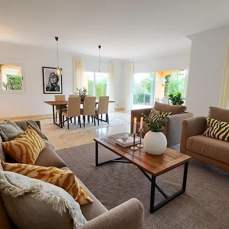 Townhouse With Magical Rooftop Apartment Marbella
